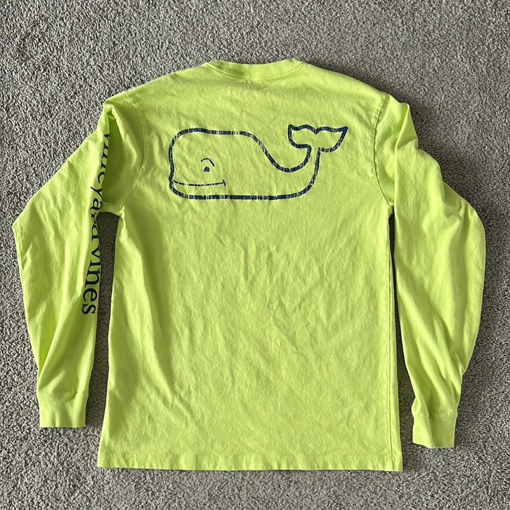 Long sleeve vintage Vineyard Vines pocket tee size XS